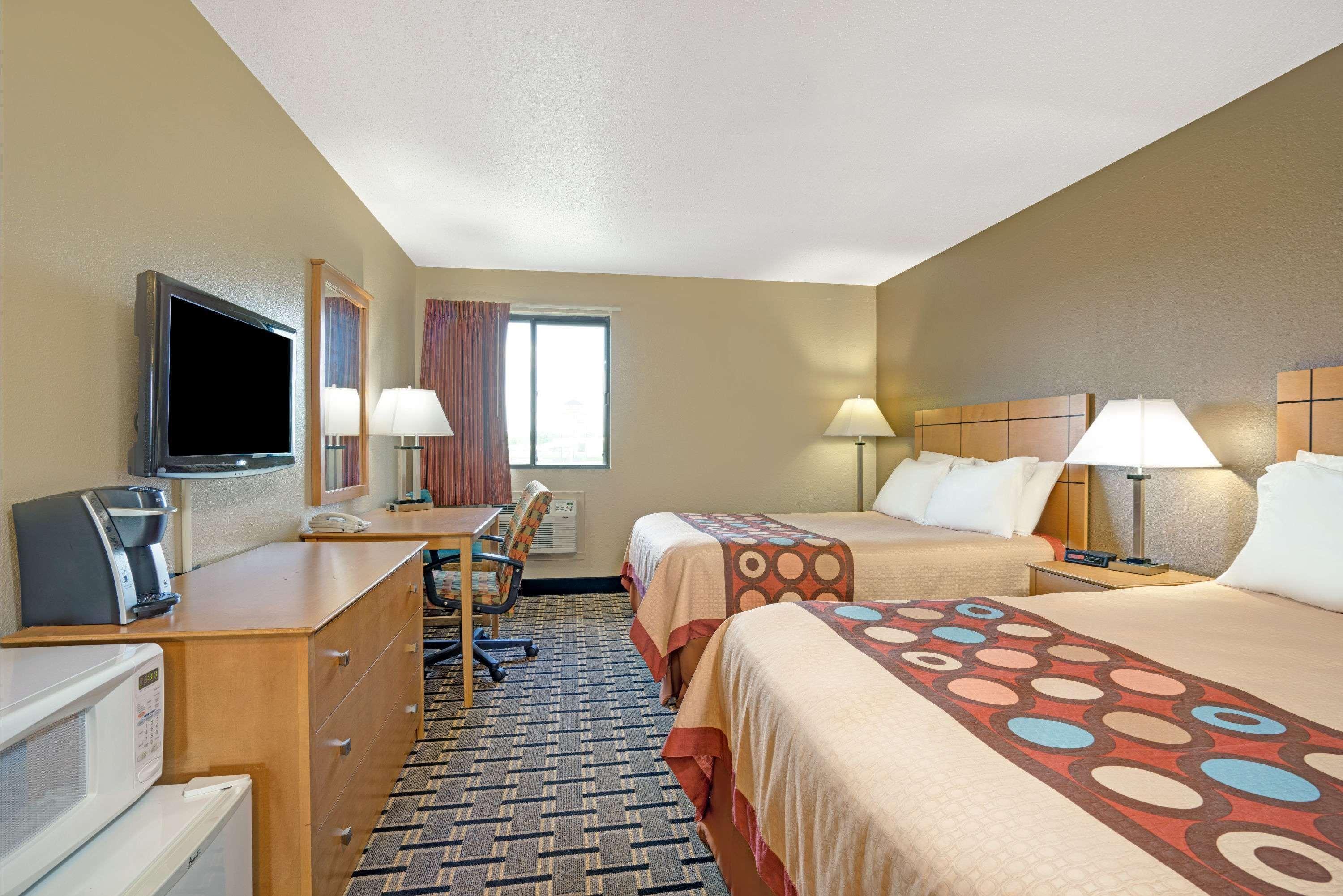 Hotel Super 8 By Wyndham Melrose Esterno foto
