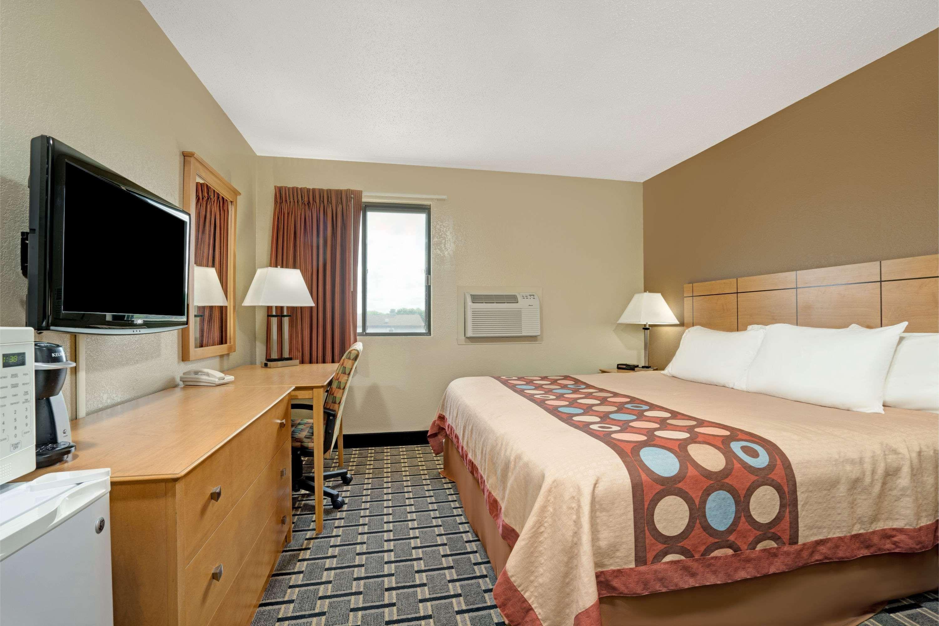 Hotel Super 8 By Wyndham Melrose Esterno foto