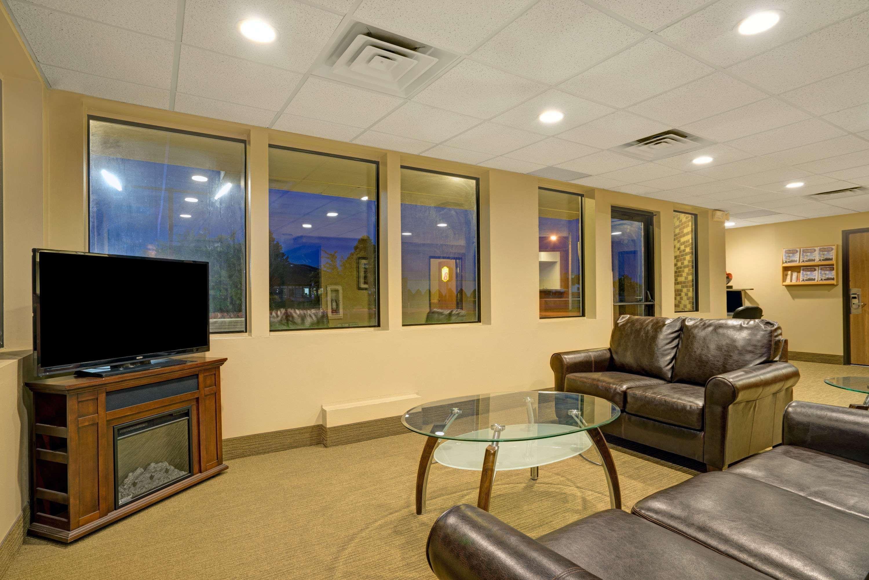 Hotel Super 8 By Wyndham Melrose Esterno foto