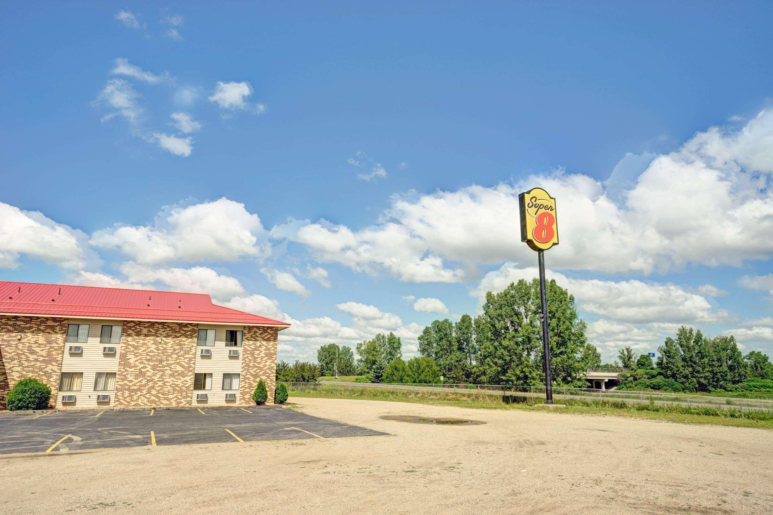 Hotel Super 8 By Wyndham Melrose Esterno foto