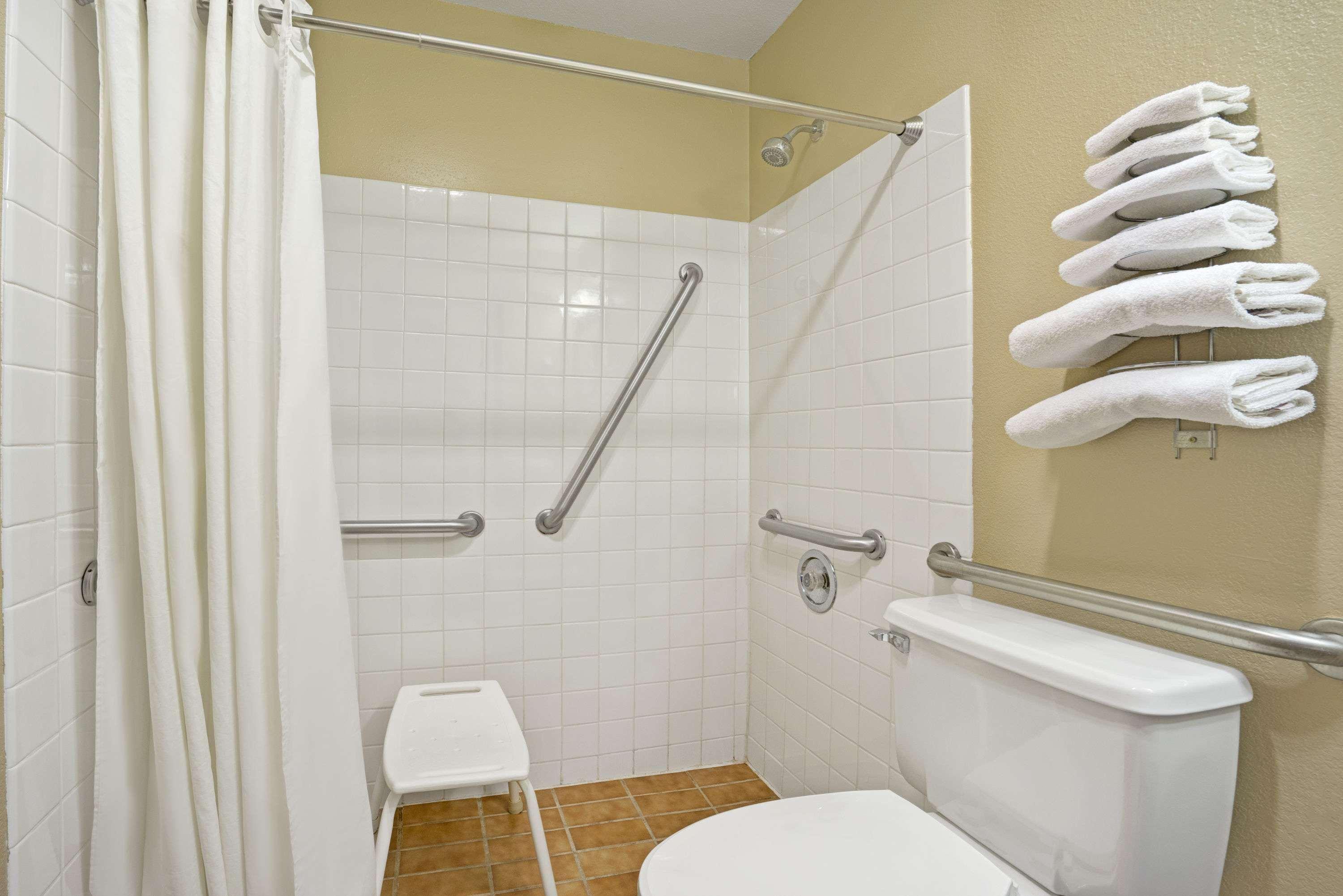 Hotel Super 8 By Wyndham Melrose Esterno foto