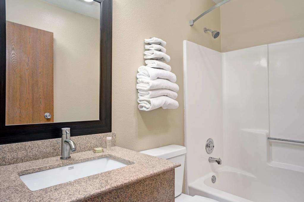 Hotel Super 8 By Wyndham Melrose Esterno foto
